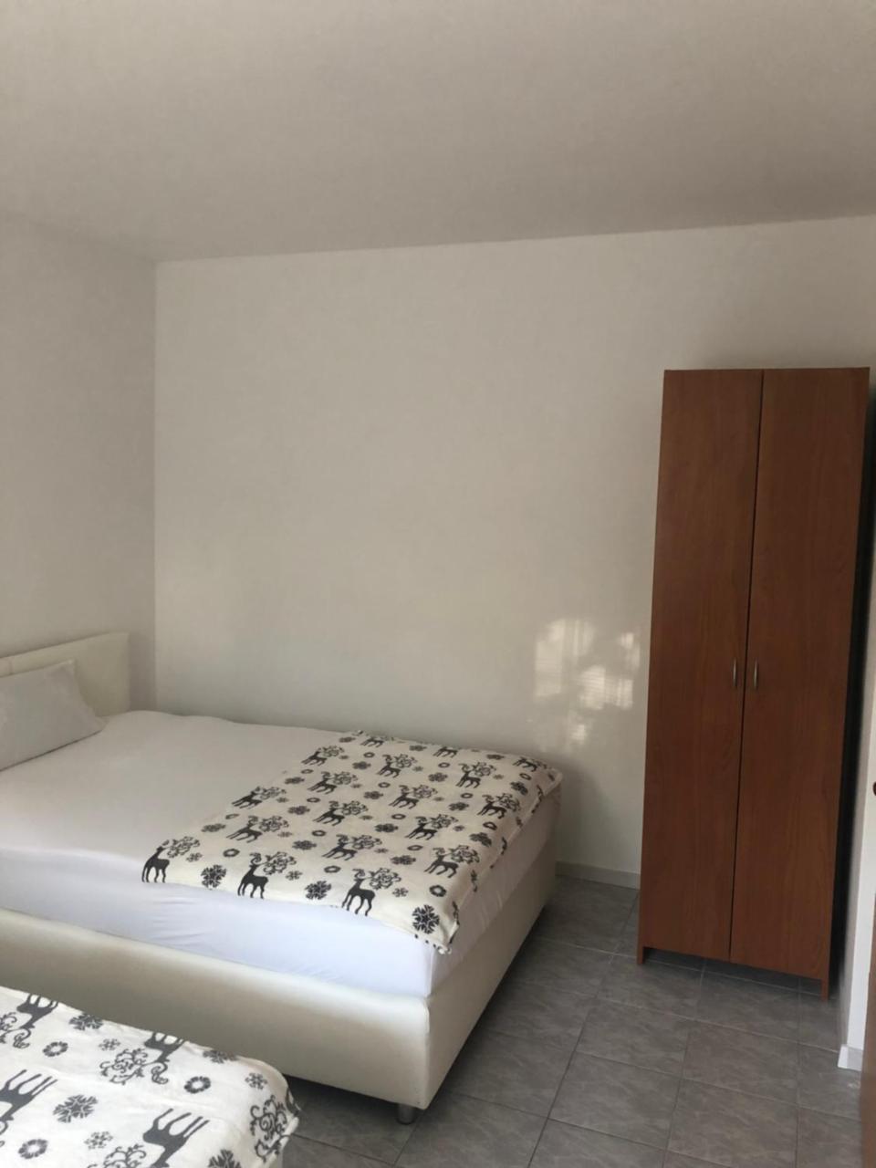 Apartman Ylli เนชูยัม ภายนอก รูปภาพ